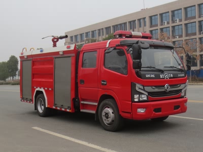 東風5噸水罐消防車
